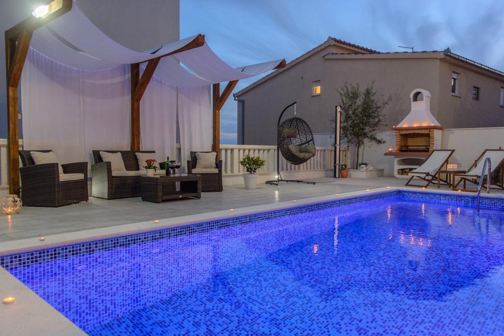 Apartments Villa Atlantis トロギール エクステリア 写真