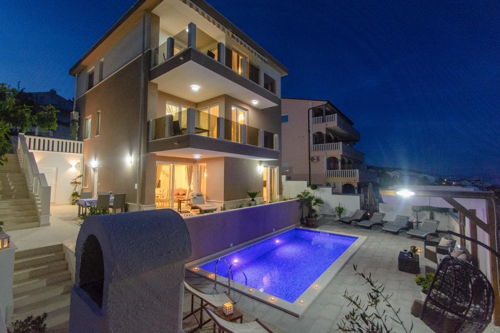 Apartments Villa Atlantis トロギール エクステリア 写真