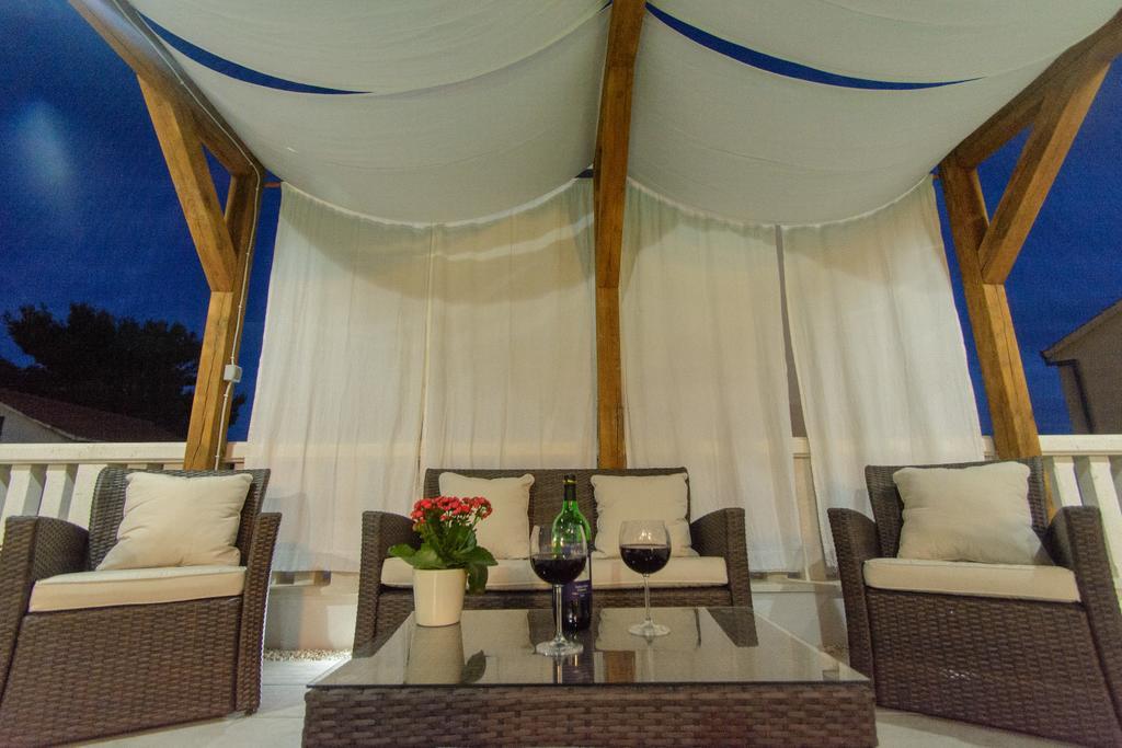 Apartments Villa Atlantis トロギール エクステリア 写真