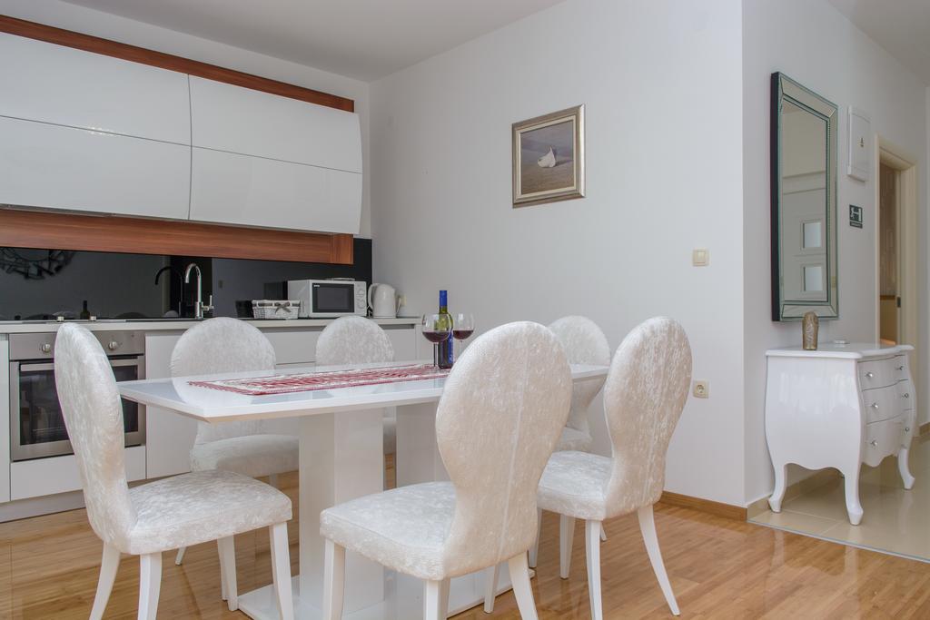 Apartments Villa Atlantis トロギール エクステリア 写真