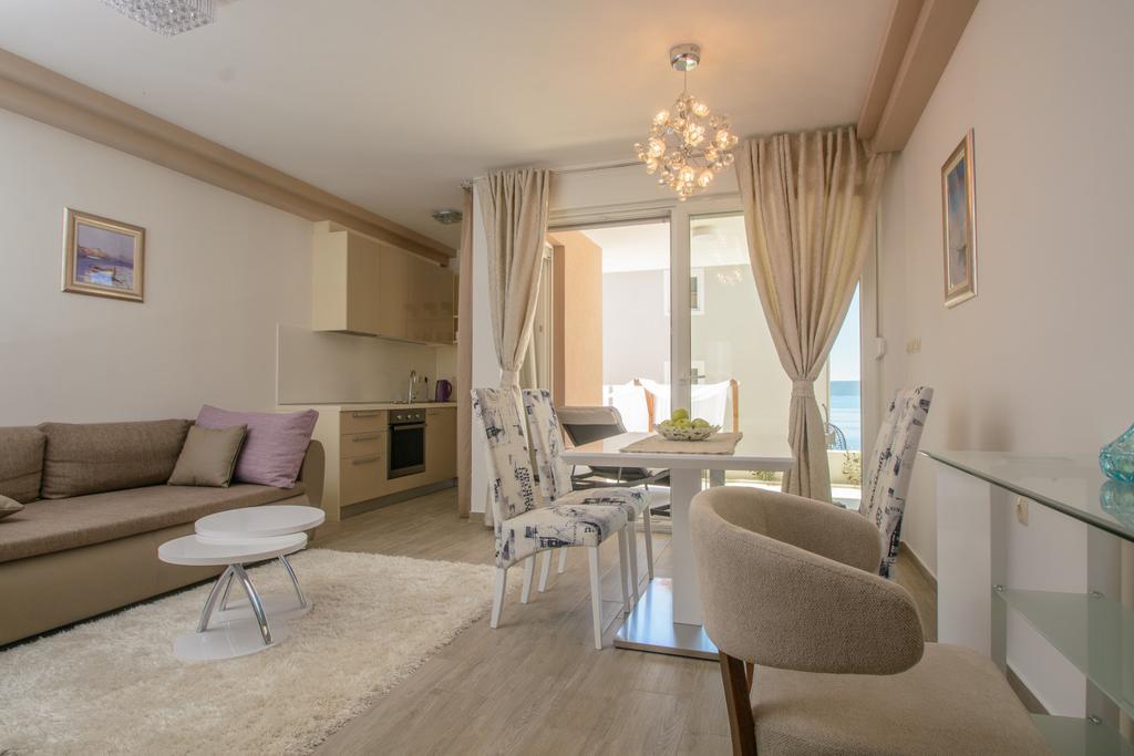 Apartments Villa Atlantis トロギール エクステリア 写真