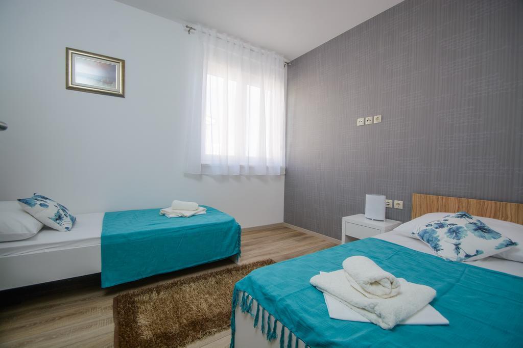 Apartments Villa Atlantis トロギール エクステリア 写真