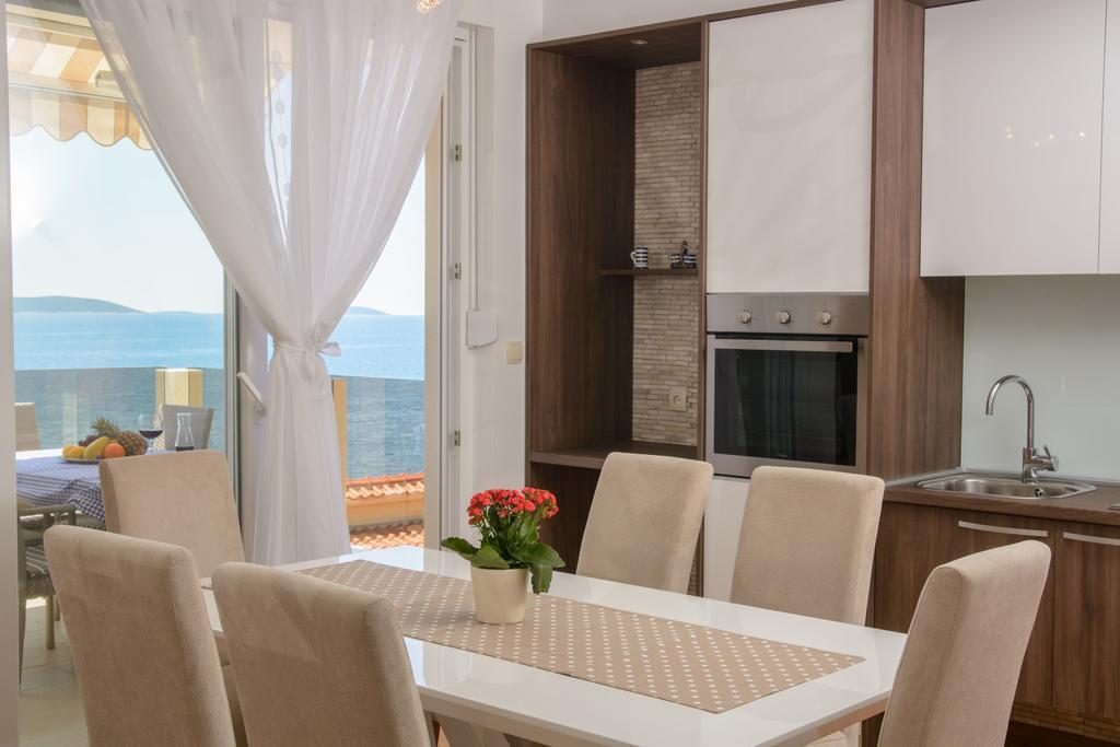Apartments Villa Atlantis トロギール エクステリア 写真