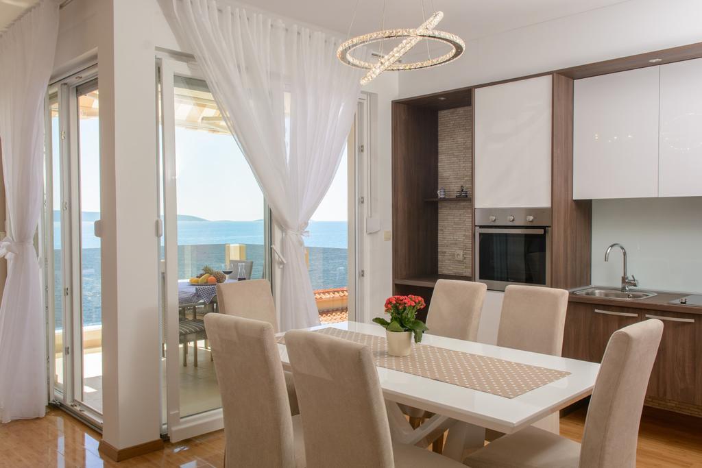 Apartments Villa Atlantis トロギール エクステリア 写真