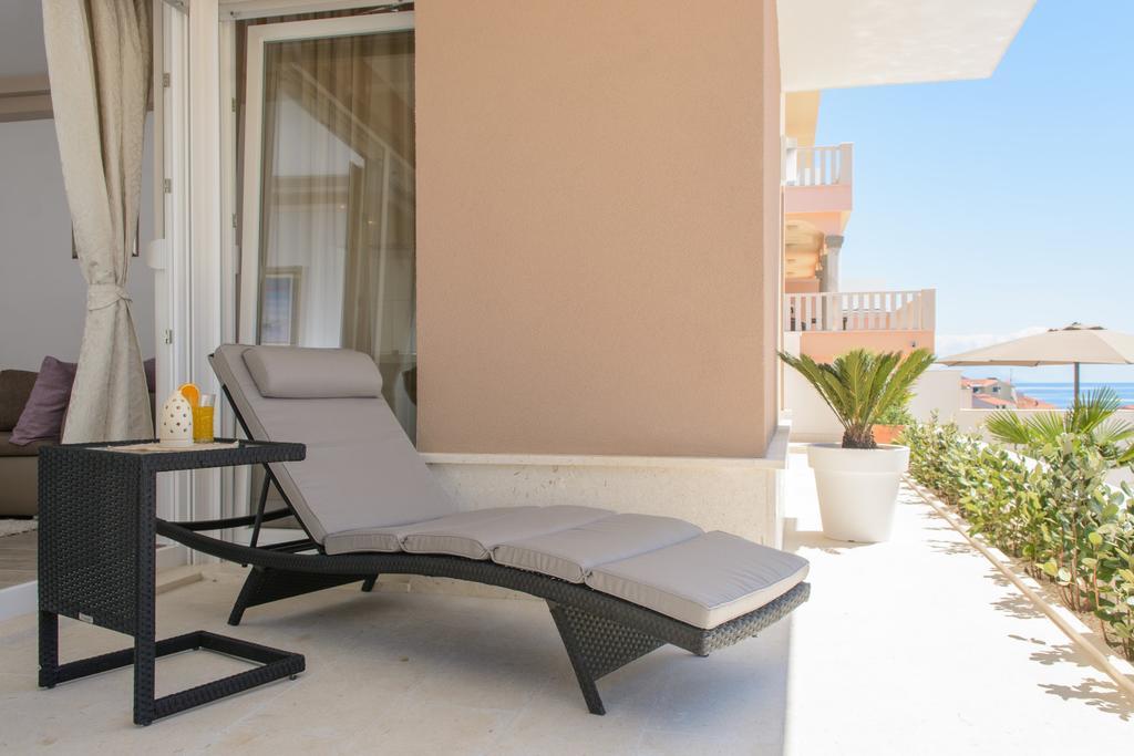 Apartments Villa Atlantis トロギール エクステリア 写真
